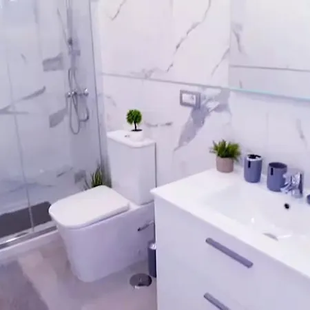 Sunny Pool Patio - 2 Bedrooms 2 Baths אדחה