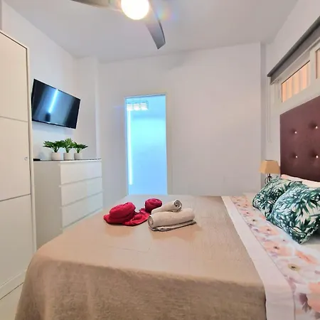Sunny Pool Patio - 2 Bedrooms 2 Baths Apartamento *